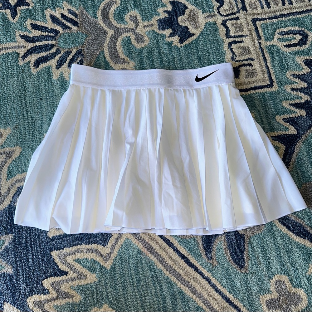 White Nike victory skirt